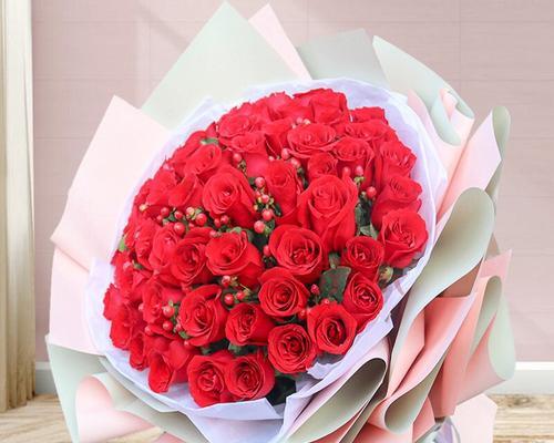 解析送33朵玫瑰的含义（传递浓浓爱意的33朵玫瑰花束）