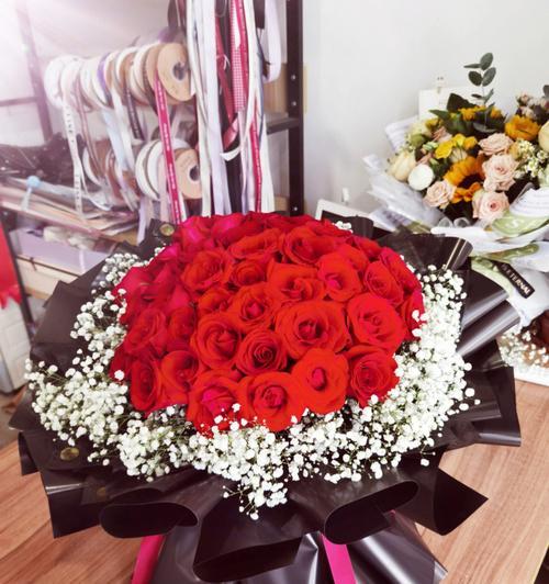 8朵红玫瑰花代表什么意思？花语含义及送花建议是什么？
