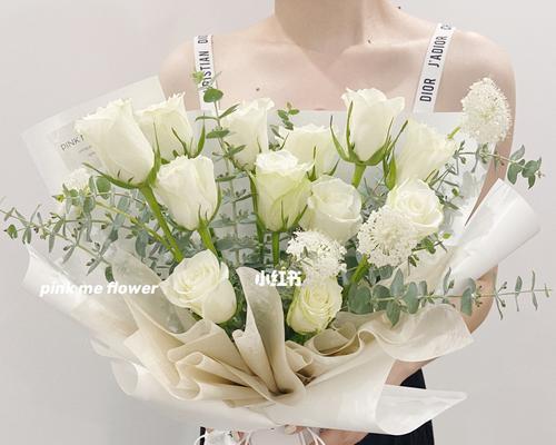 白玫瑰11朵代表什么含义？花语有哪些特别之处？