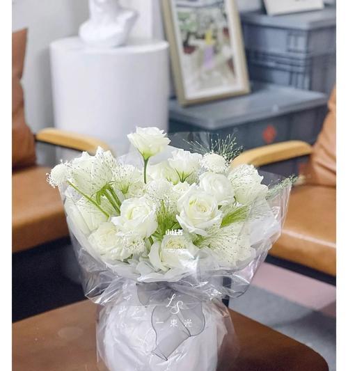 白色玫瑰花代表什么？白色玫瑰花的寓意有哪些常见误解？