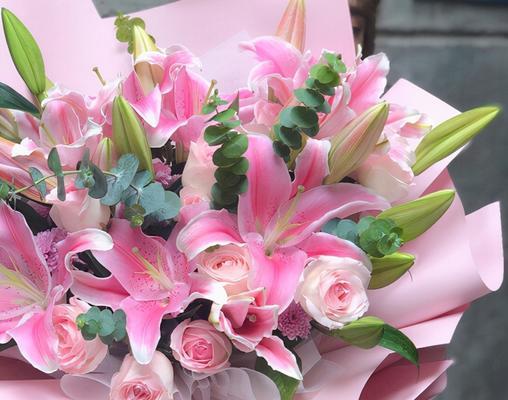 百合花代表的含义是什么？不同颜色的百合花有何特殊意义？