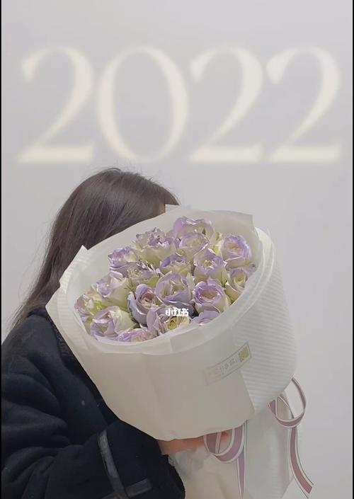 薄雾玫瑰代表什么意思？薄雾玫瑰花语有哪些含义？