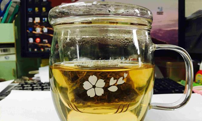 茶叶水浇茉莉花的好处与注意事项是什么？