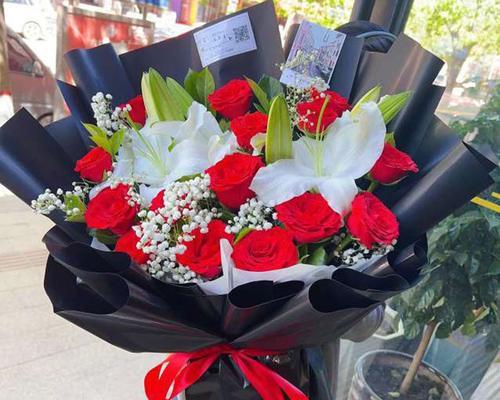 21朵玫瑰花3朵百合花视频