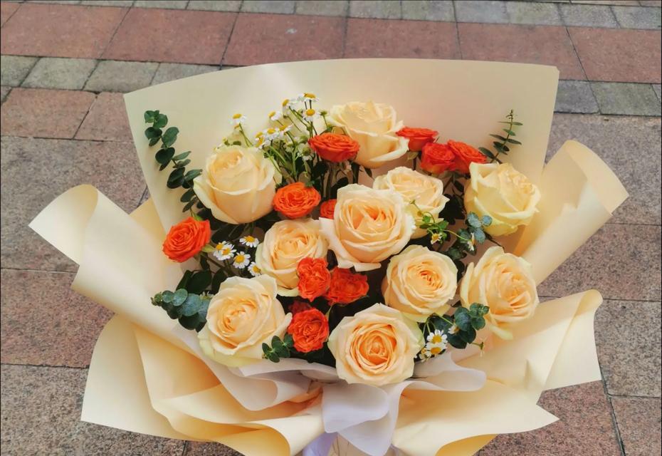 11朵香槟玫瑰花搭配什么花束最合适
