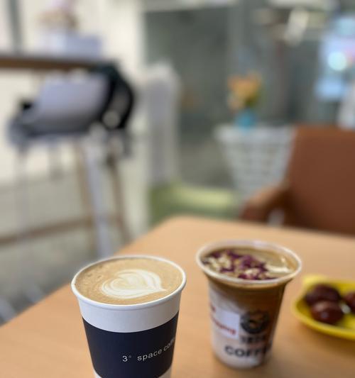 两杯茶加一朵玫瑰代表什么？其象征意义是什么？