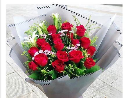 九朵玫瑰花两枝百合什么意思呀英语怎么读？这个组合代表了什么？