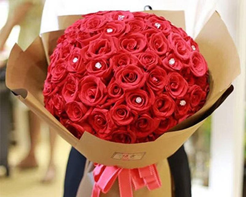 28朵玫瑰花代表什么含义？送女朋友合适吗？