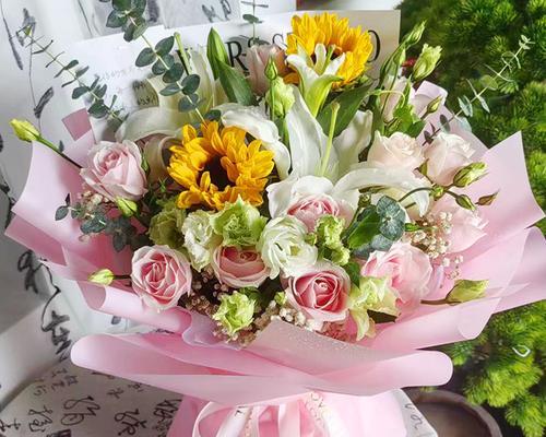 十朵玫瑰五朵百合的寓意是什么？这种组合象征着什么？