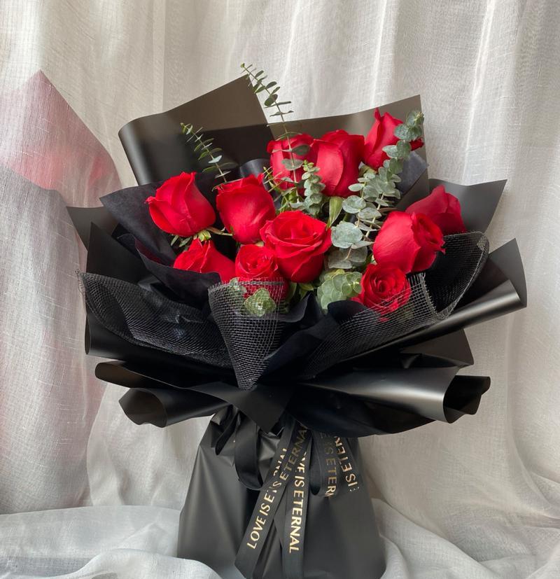990朵玫瑰花代表什么？送老婆990朵玫瑰有何特别意义？