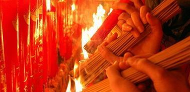 烧香莲花的象征意义是什么？