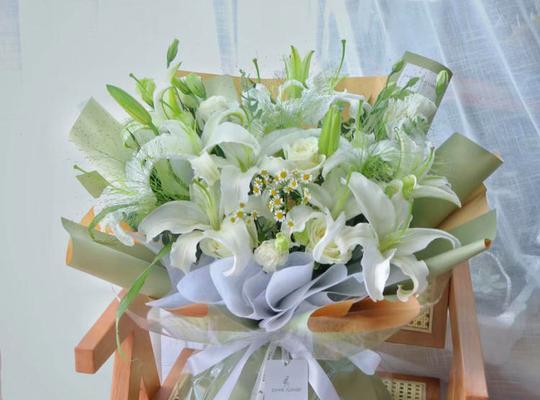 百合花在门店摆放中通常代表什么？