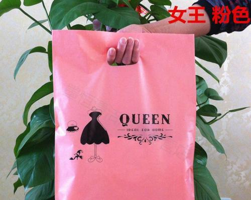 购物袋上的粉色玫瑰有何含义？这种设计的寓意是什么？