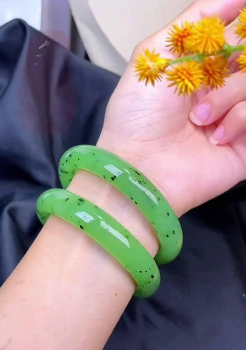 碧玉植物的正确养殖方法是什么？如何保持其叶片翠绿？