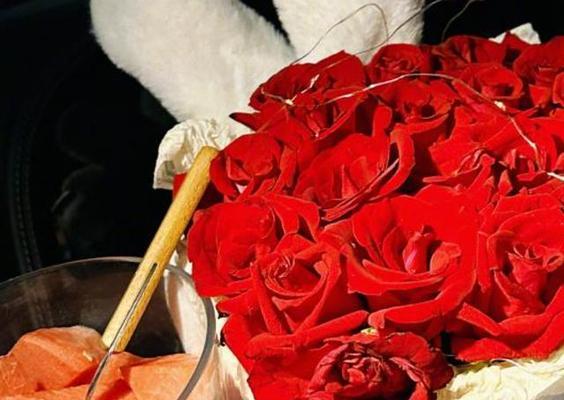 女生送男玫瑰花有何特别含义？如何理解？