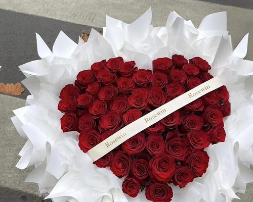 表白时应该送什么鲜花玫瑰？哪种玫瑰花最能表达爱意？